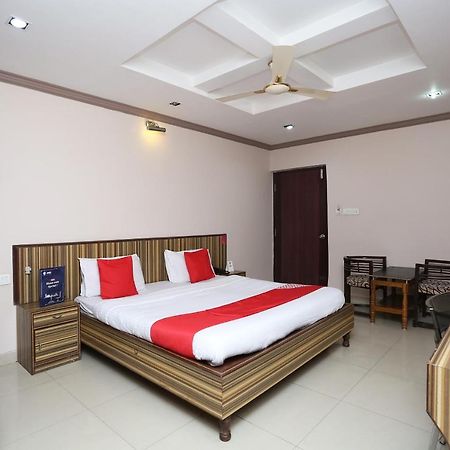 Oyo 3881 Venus Nxt Hotel บูบันเนสชวาร์ ภายนอก รูปภาพ