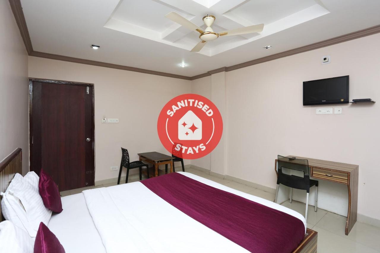 Oyo 3881 Venus Nxt Hotel บูบันเนสชวาร์ ภายนอก รูปภาพ