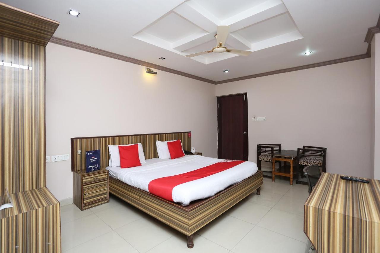 Oyo 3881 Venus Nxt Hotel บูบันเนสชวาร์ ภายนอก รูปภาพ