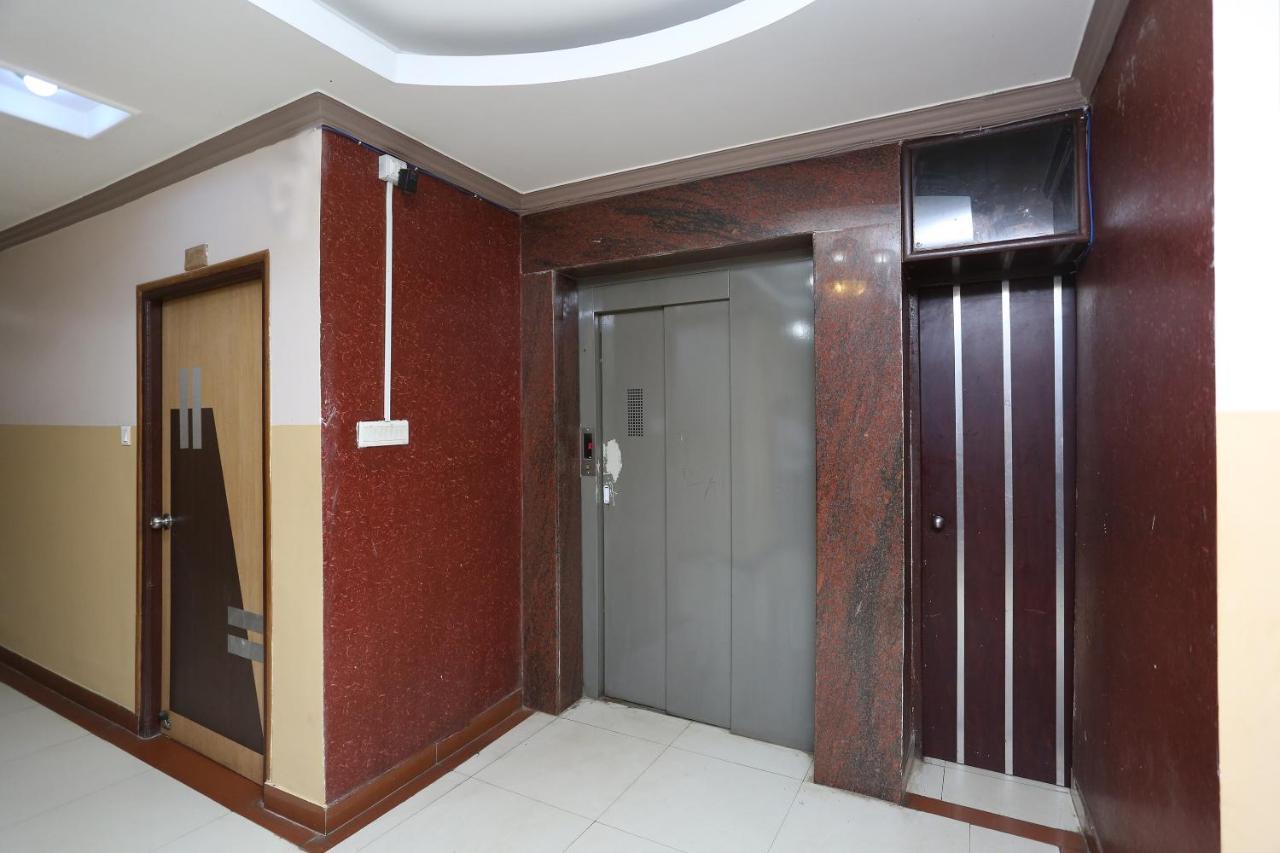 Oyo 3881 Venus Nxt Hotel บูบันเนสชวาร์ ภายนอก รูปภาพ