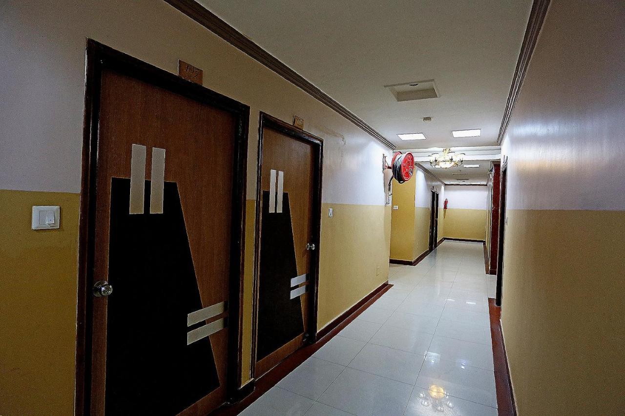 Oyo 3881 Venus Nxt Hotel บูบันเนสชวาร์ ภายนอก รูปภาพ