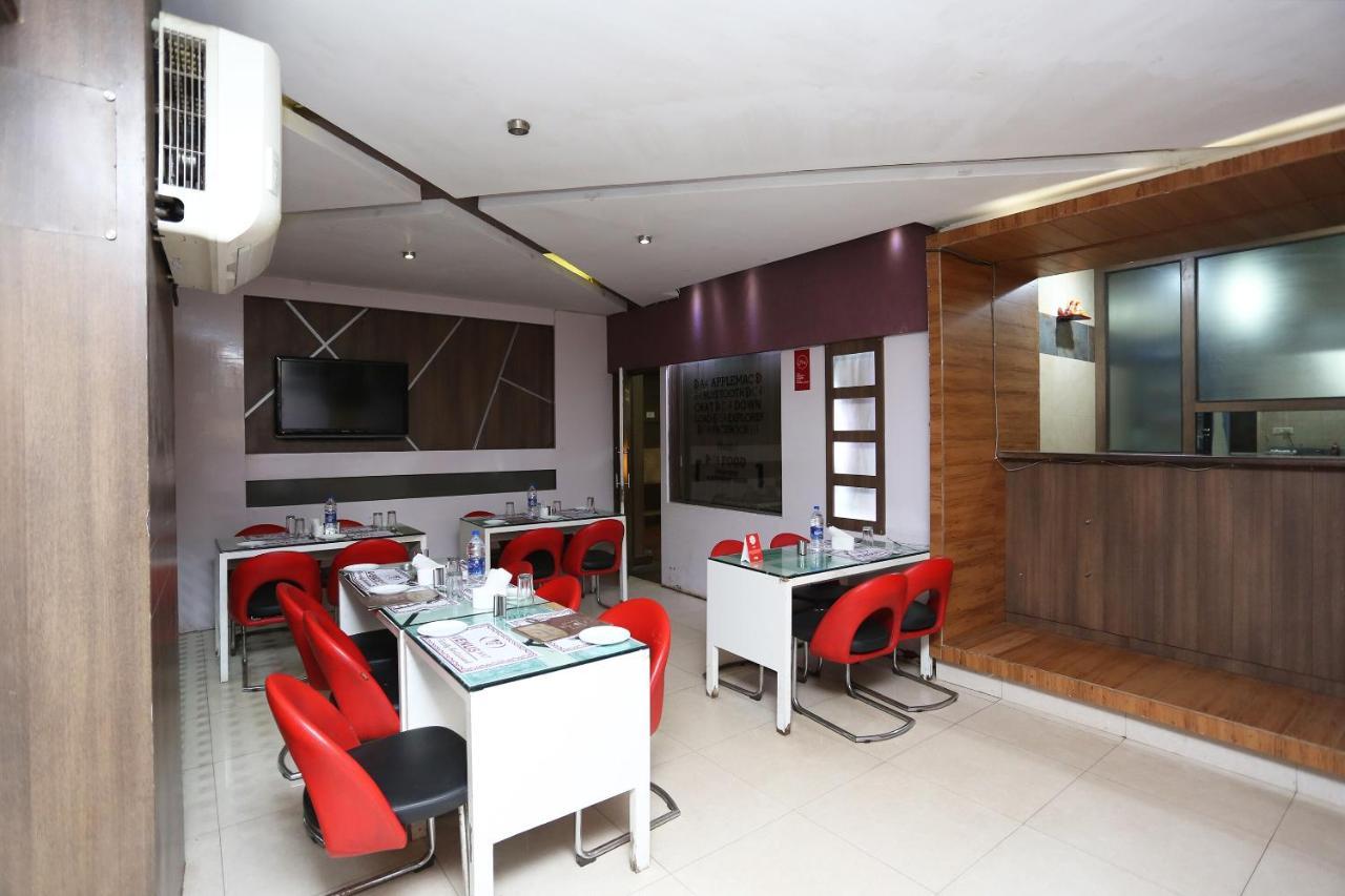 Oyo 3881 Venus Nxt Hotel บูบันเนสชวาร์ ภายนอก รูปภาพ