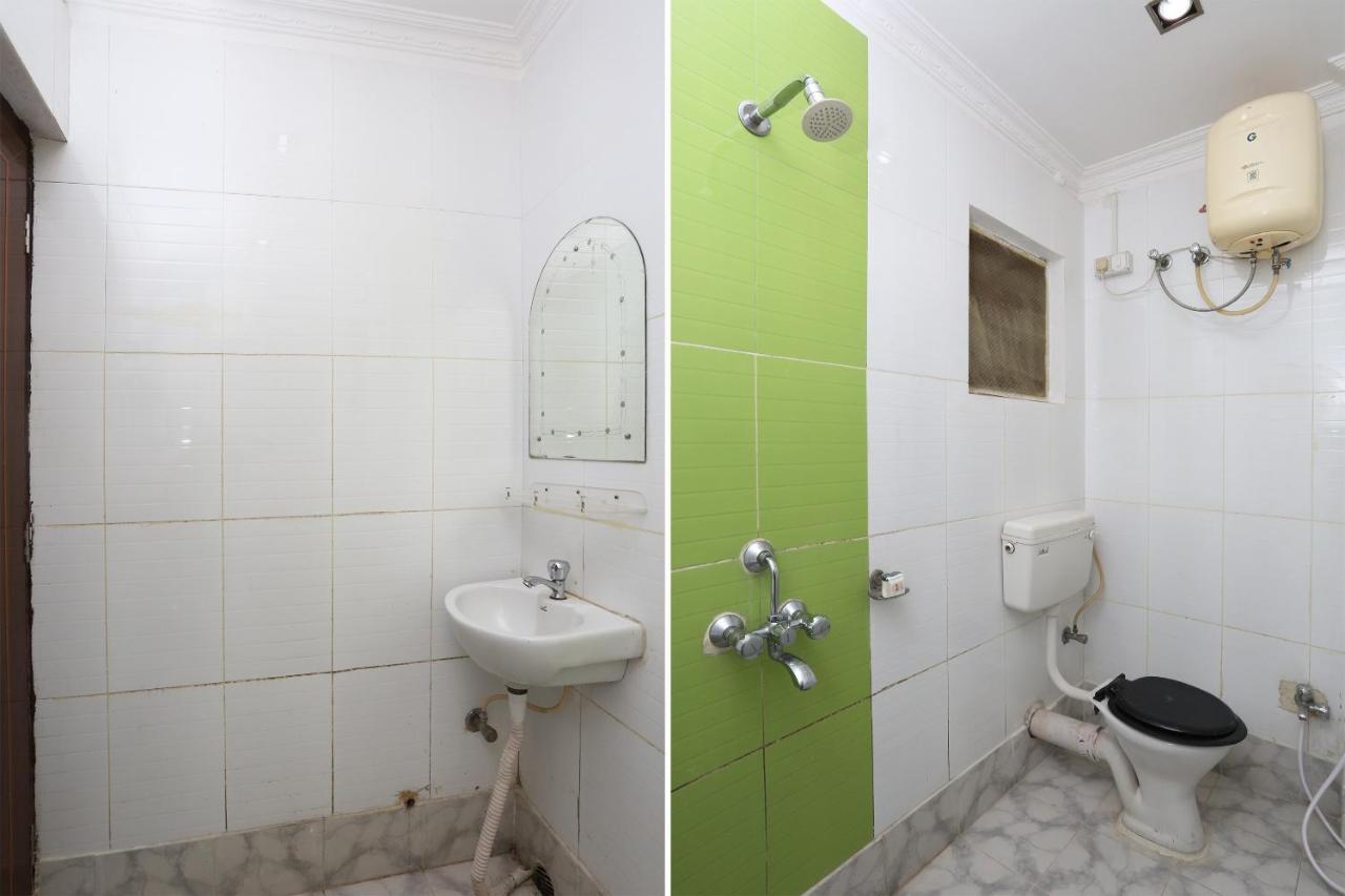 Oyo 3881 Venus Nxt Hotel บูบันเนสชวาร์ ภายนอก รูปภาพ
