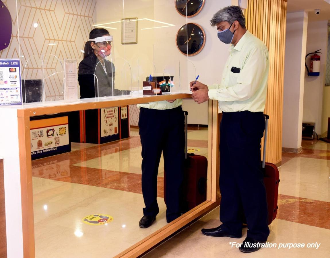 Oyo 3881 Venus Nxt Hotel บูบันเนสชวาร์ ภายนอก รูปภาพ