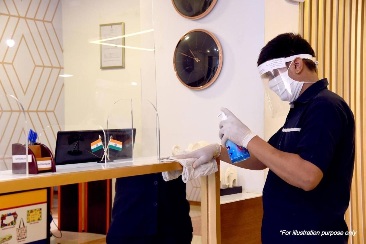Oyo 3881 Venus Nxt Hotel บูบันเนสชวาร์ ภายนอก รูปภาพ