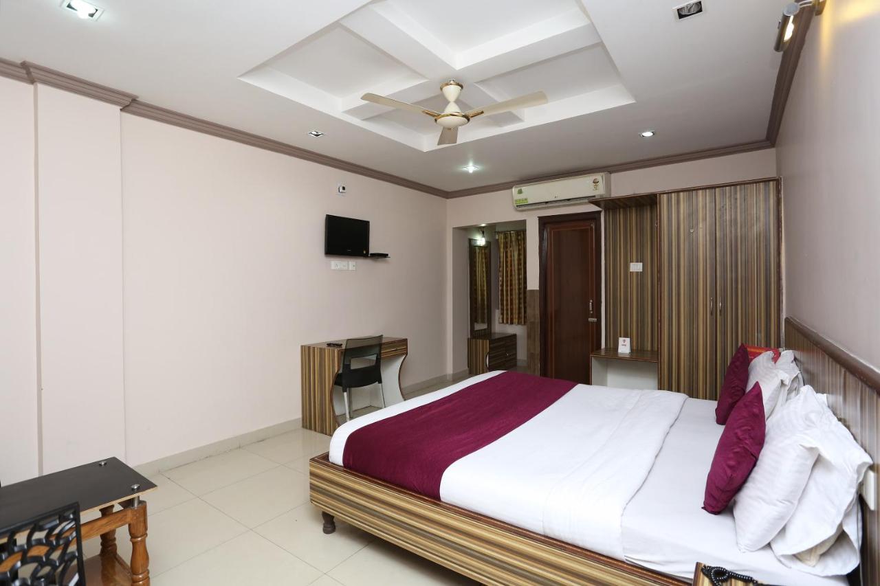 Oyo 3881 Venus Nxt Hotel บูบันเนสชวาร์ ภายนอก รูปภาพ