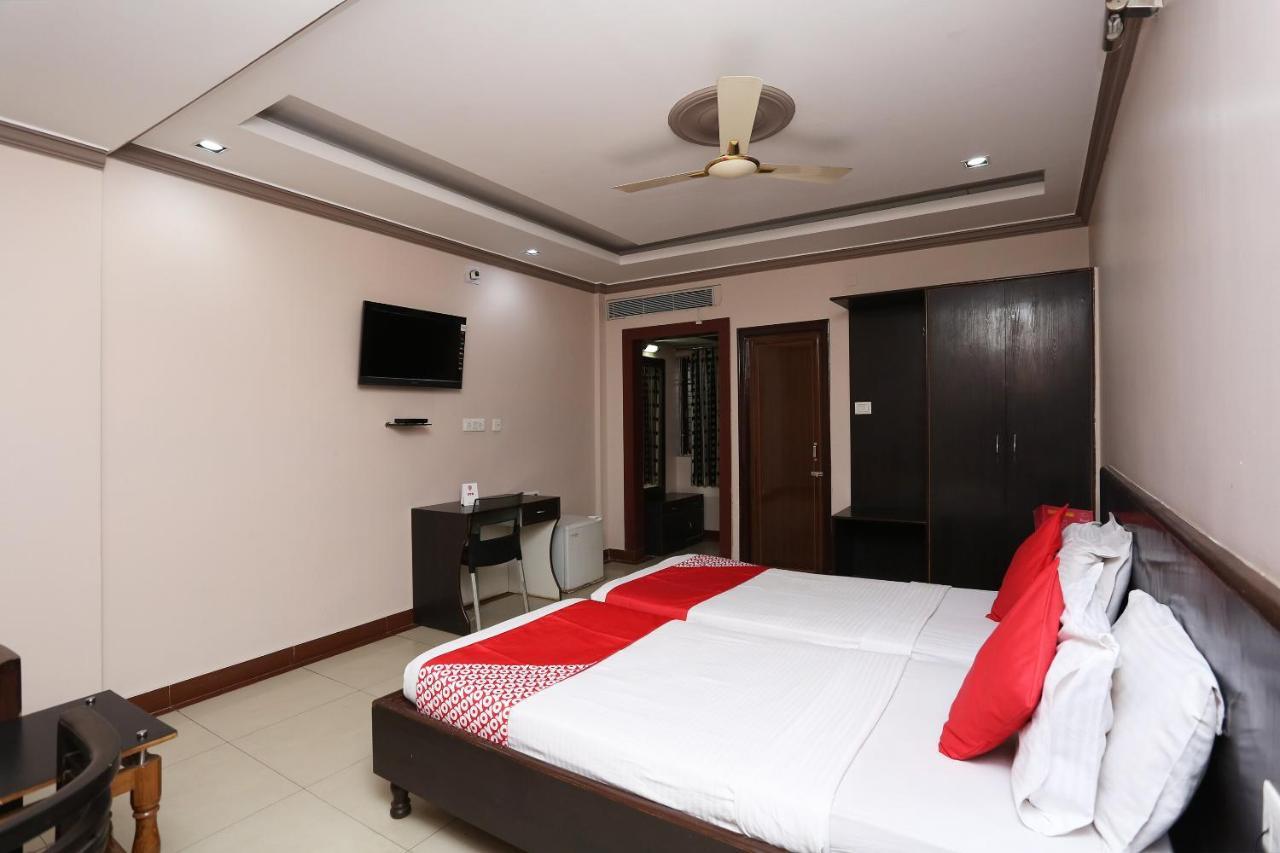 Oyo 3881 Venus Nxt Hotel บูบันเนสชวาร์ ภายนอก รูปภาพ