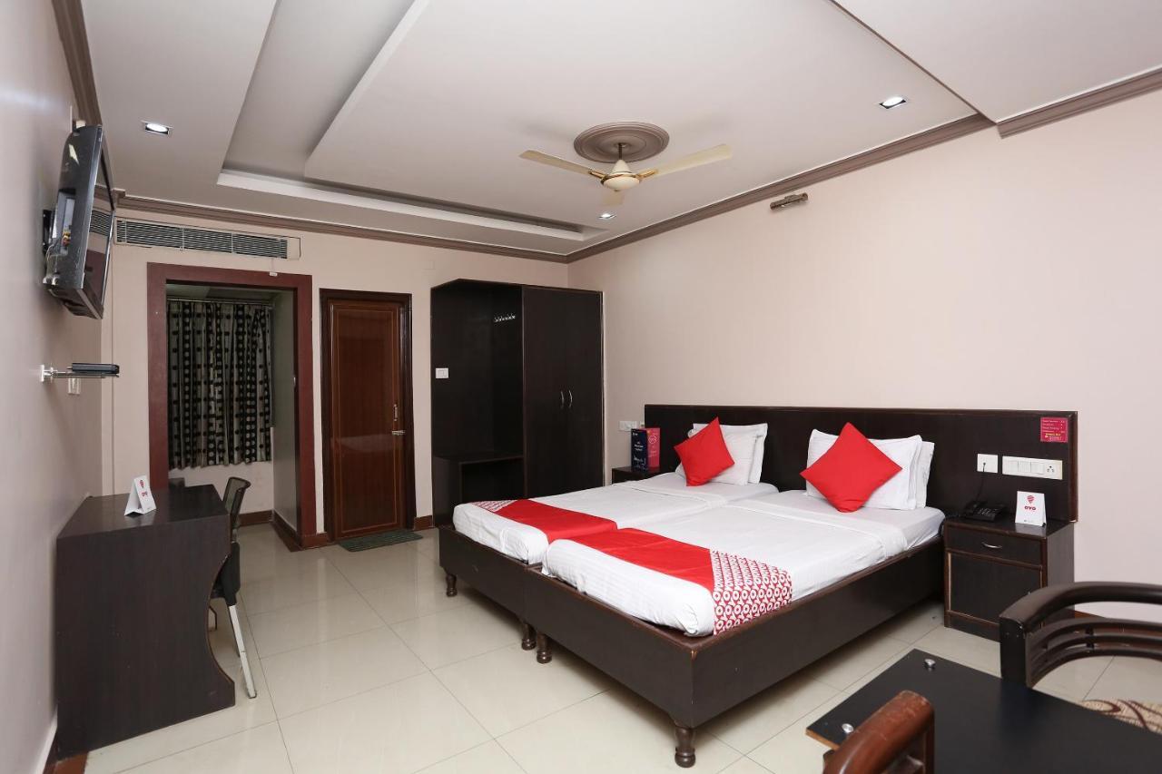 Oyo 3881 Venus Nxt Hotel บูบันเนสชวาร์ ภายนอก รูปภาพ