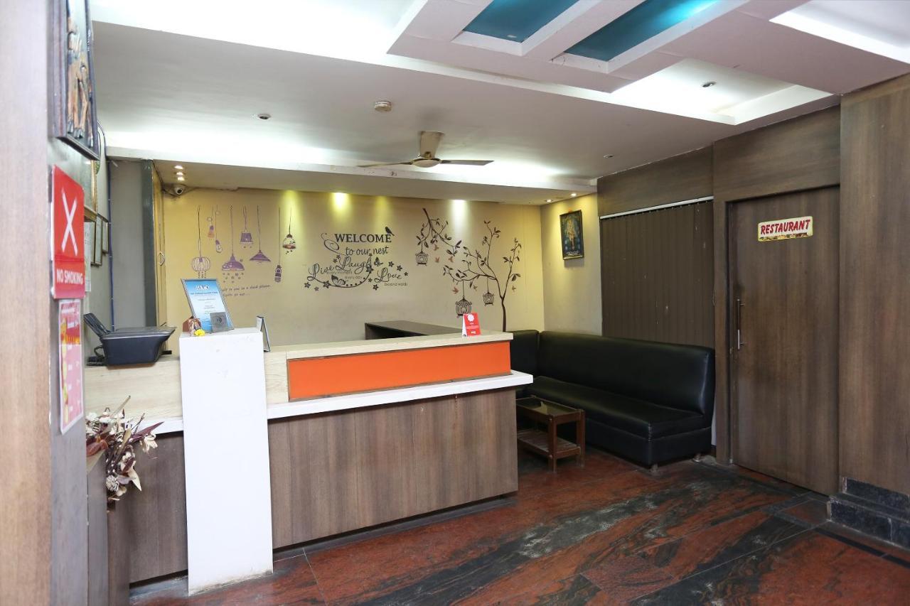 Oyo 3881 Venus Nxt Hotel บูบันเนสชวาร์ ภายนอก รูปภาพ
