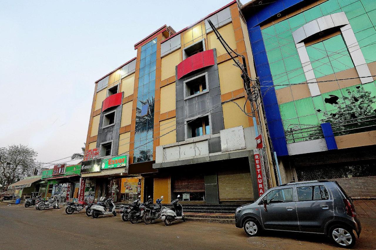 Oyo 3881 Venus Nxt Hotel บูบันเนสชวาร์ ภายนอก รูปภาพ
