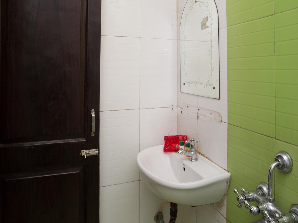 Oyo 3881 Venus Nxt Hotel บูบันเนสชวาร์ ภายนอก รูปภาพ