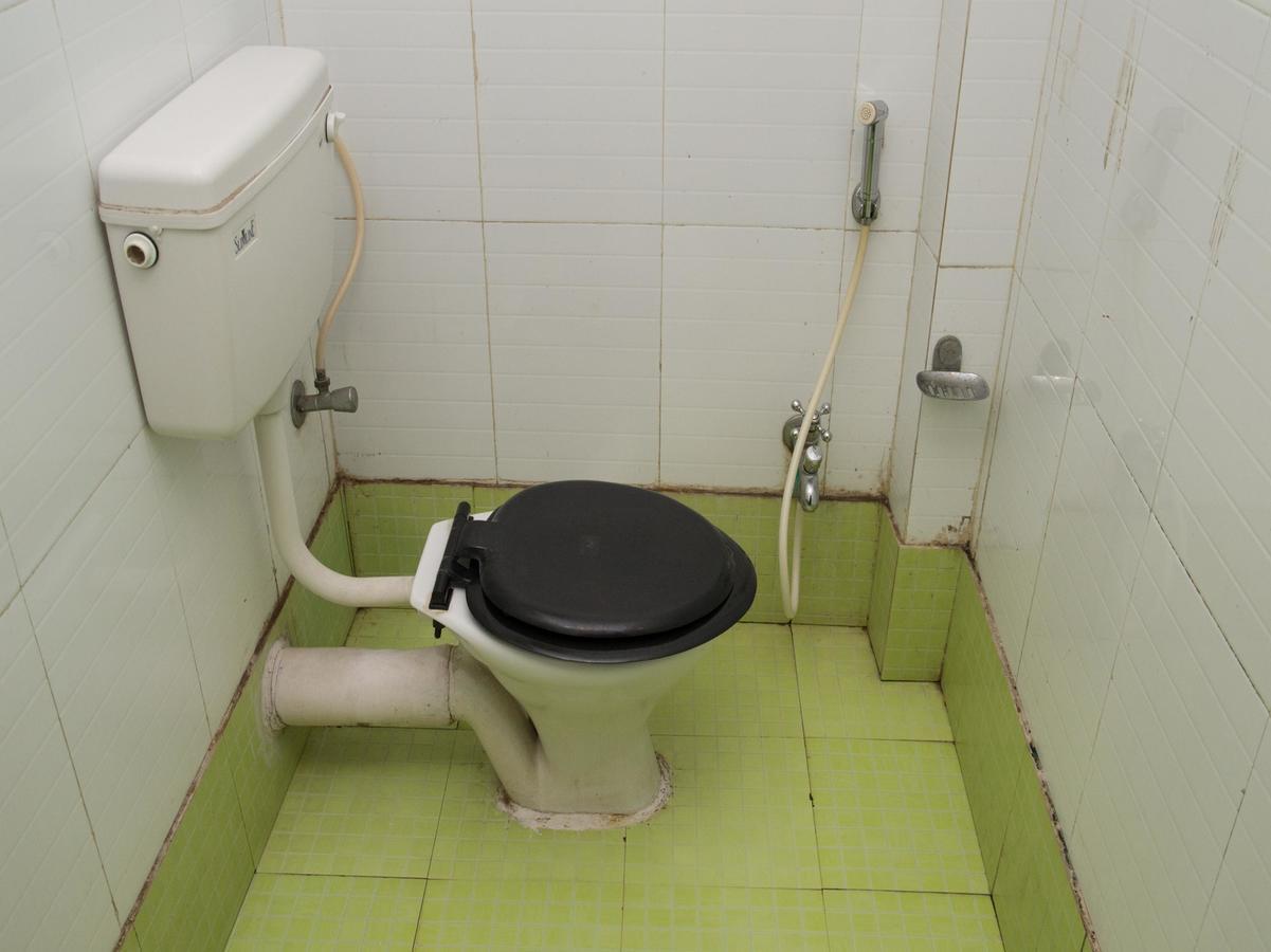 Oyo 3881 Venus Nxt Hotel บูบันเนสชวาร์ ภายนอก รูปภาพ