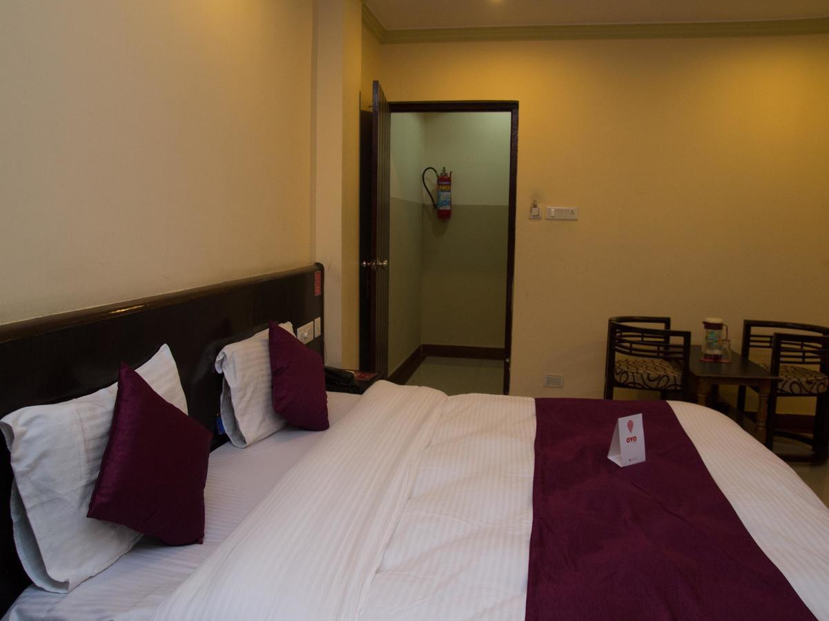 Oyo 3881 Venus Nxt Hotel บูบันเนสชวาร์ ภายนอก รูปภาพ