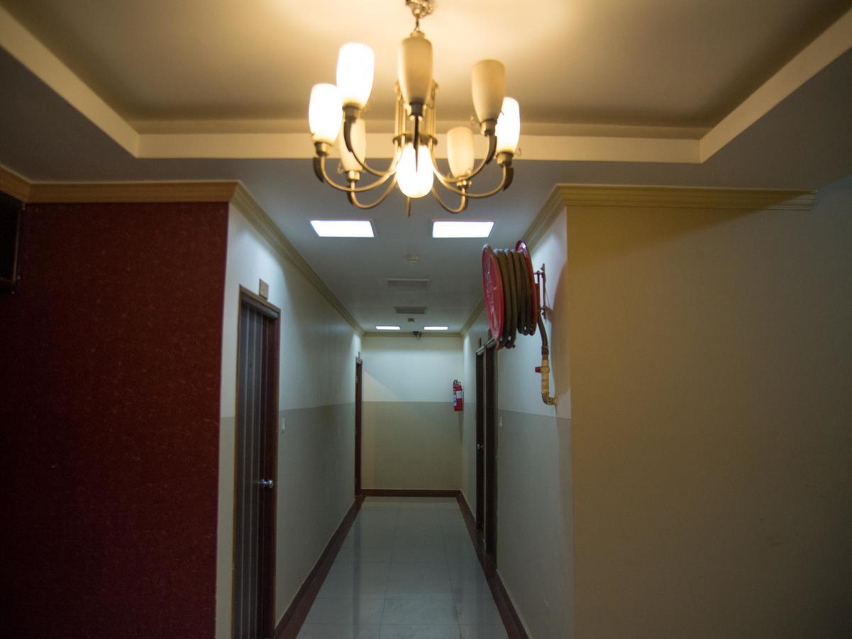 Oyo 3881 Venus Nxt Hotel บูบันเนสชวาร์ ภายนอก รูปภาพ