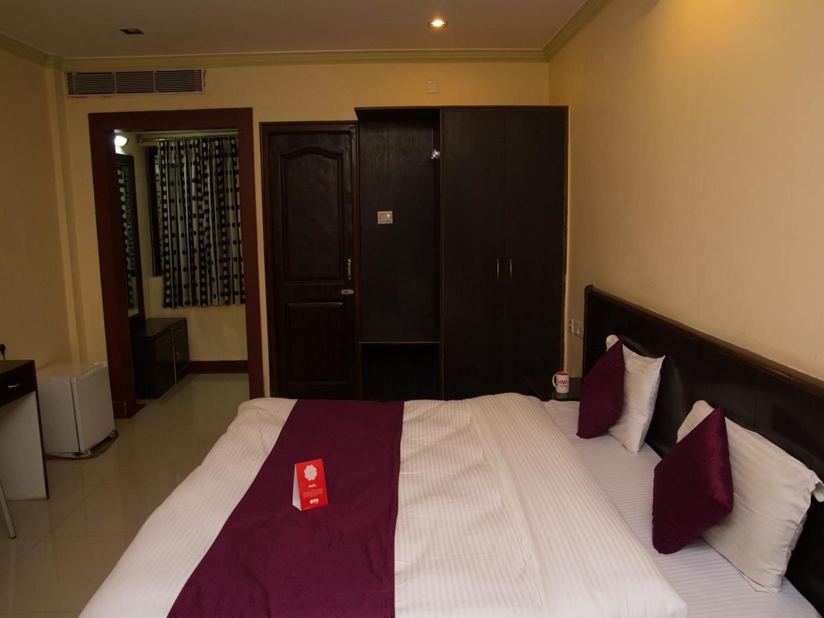 Oyo 3881 Venus Nxt Hotel บูบันเนสชวาร์ ภายนอก รูปภาพ