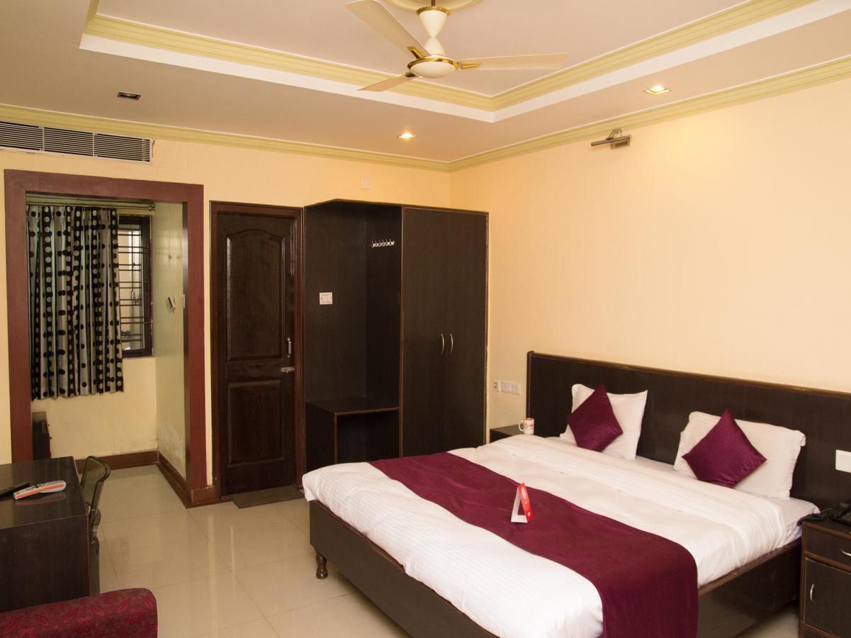 Oyo 3881 Venus Nxt Hotel บูบันเนสชวาร์ ภายนอก รูปภาพ